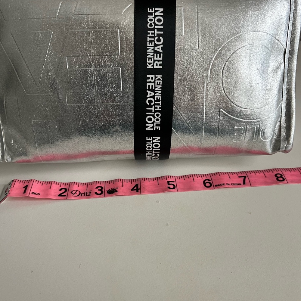 KENNETH COLE REACTION COSMETIC BAGS - Picture 5 of 11
